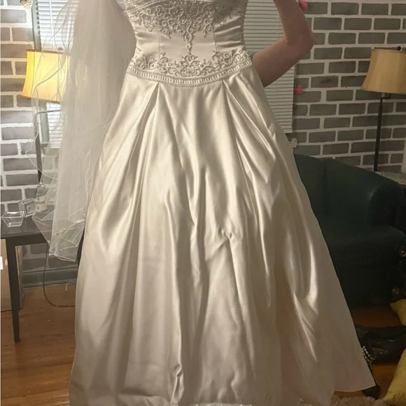 Private Label White Beaded Wedding Dress - Picture 2 of 9